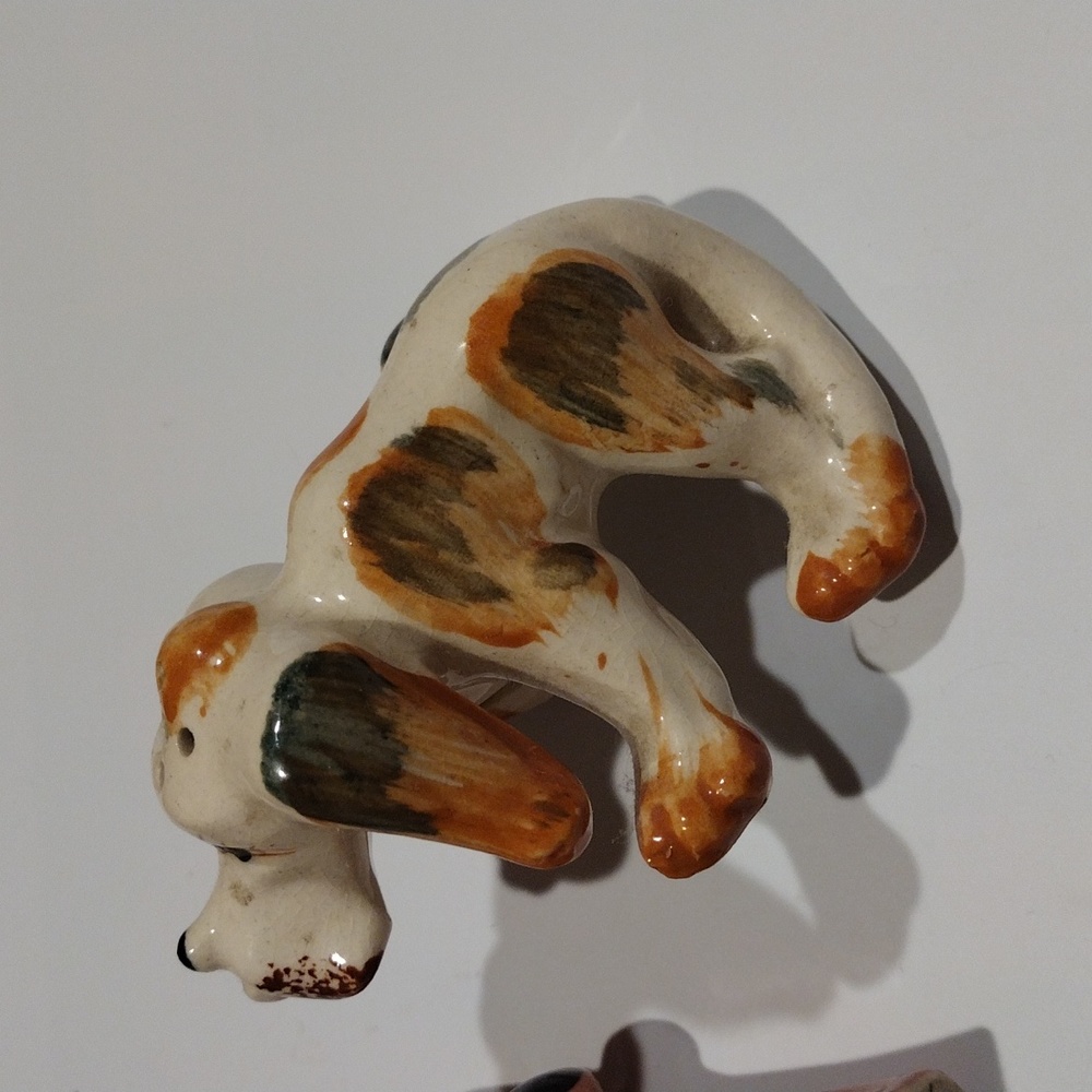 Vintage 1960, dog lifting leg on fire hydrant salt and pepper shaker made Japan - Picture 7 of 11